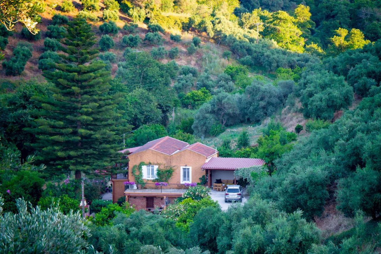 Appartamento Casa Arokaria Pendarianá Esterno foto